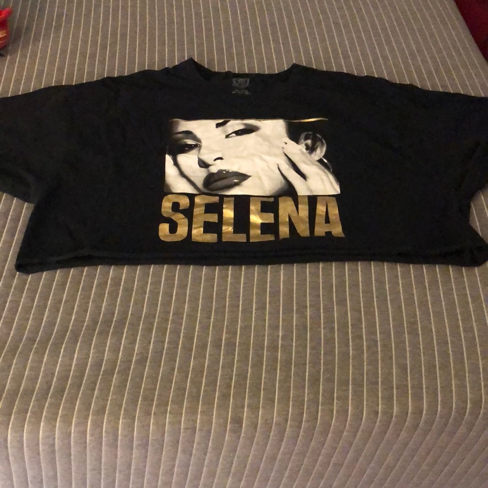 Selena crop top